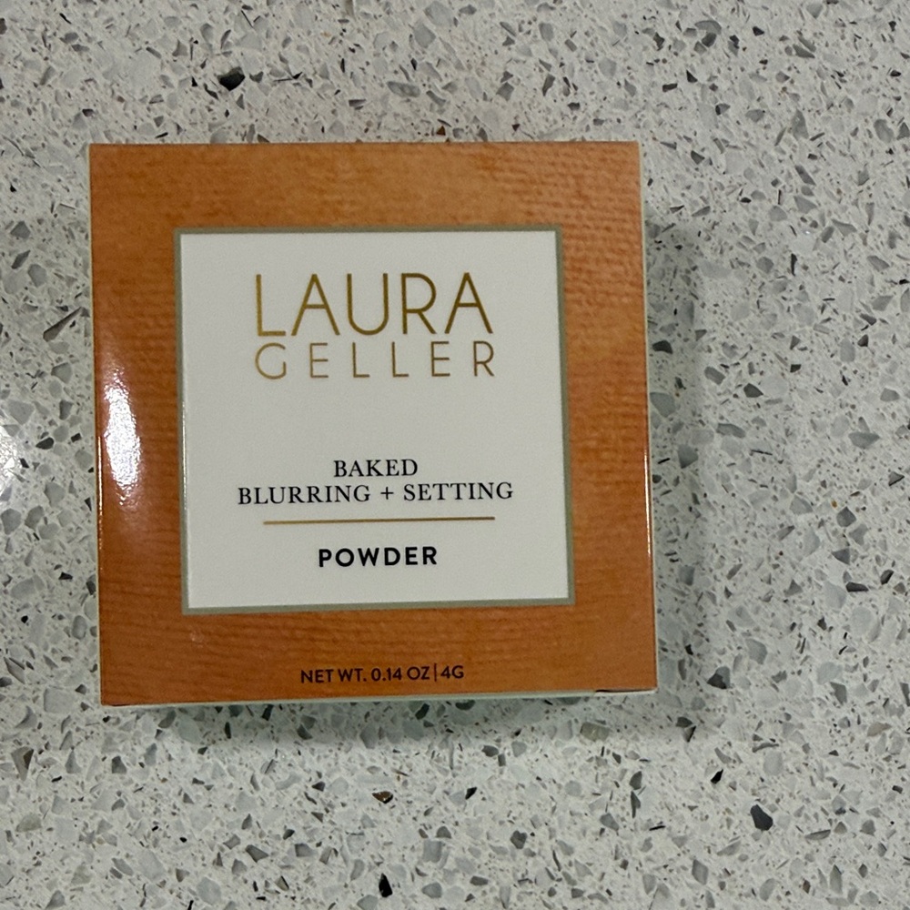 Laura Geller Baked Blurring + Setting Powder - Tan